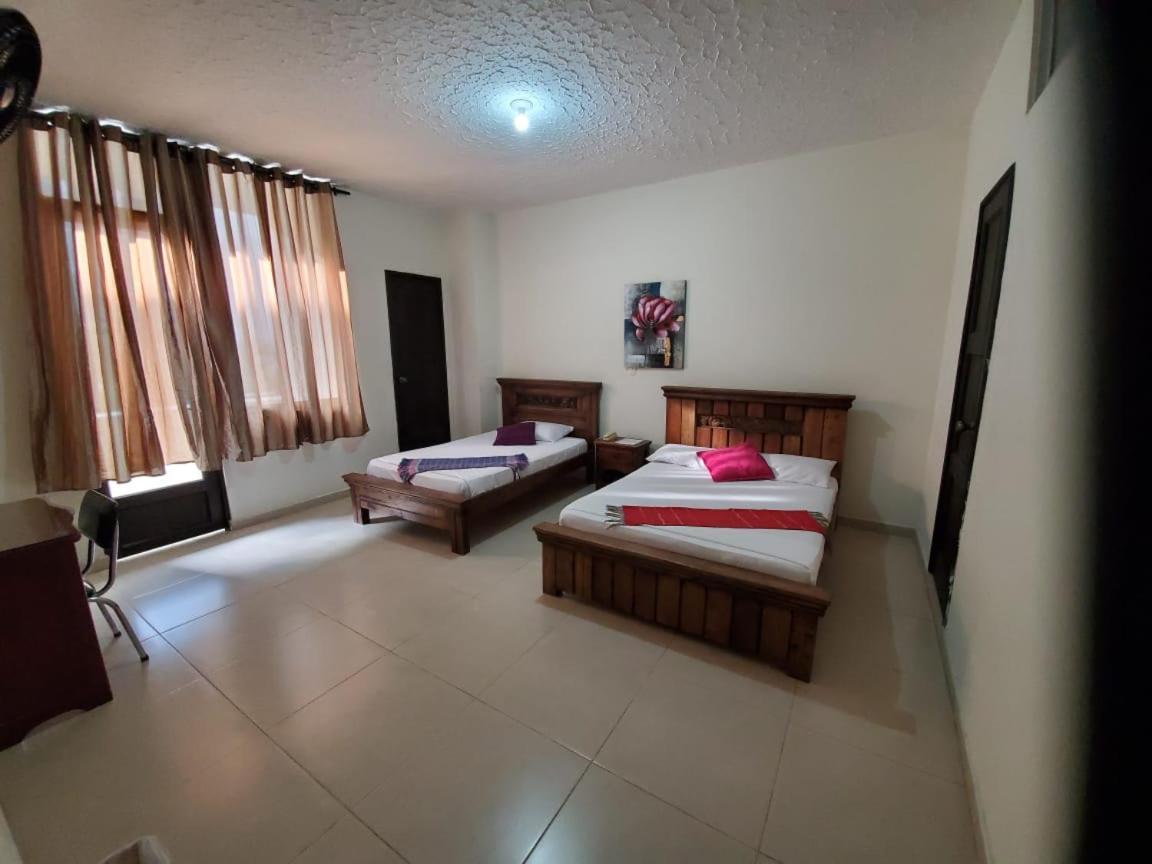 Hotel Cataluna เปเรย์รา ภายนอก รูปภาพ