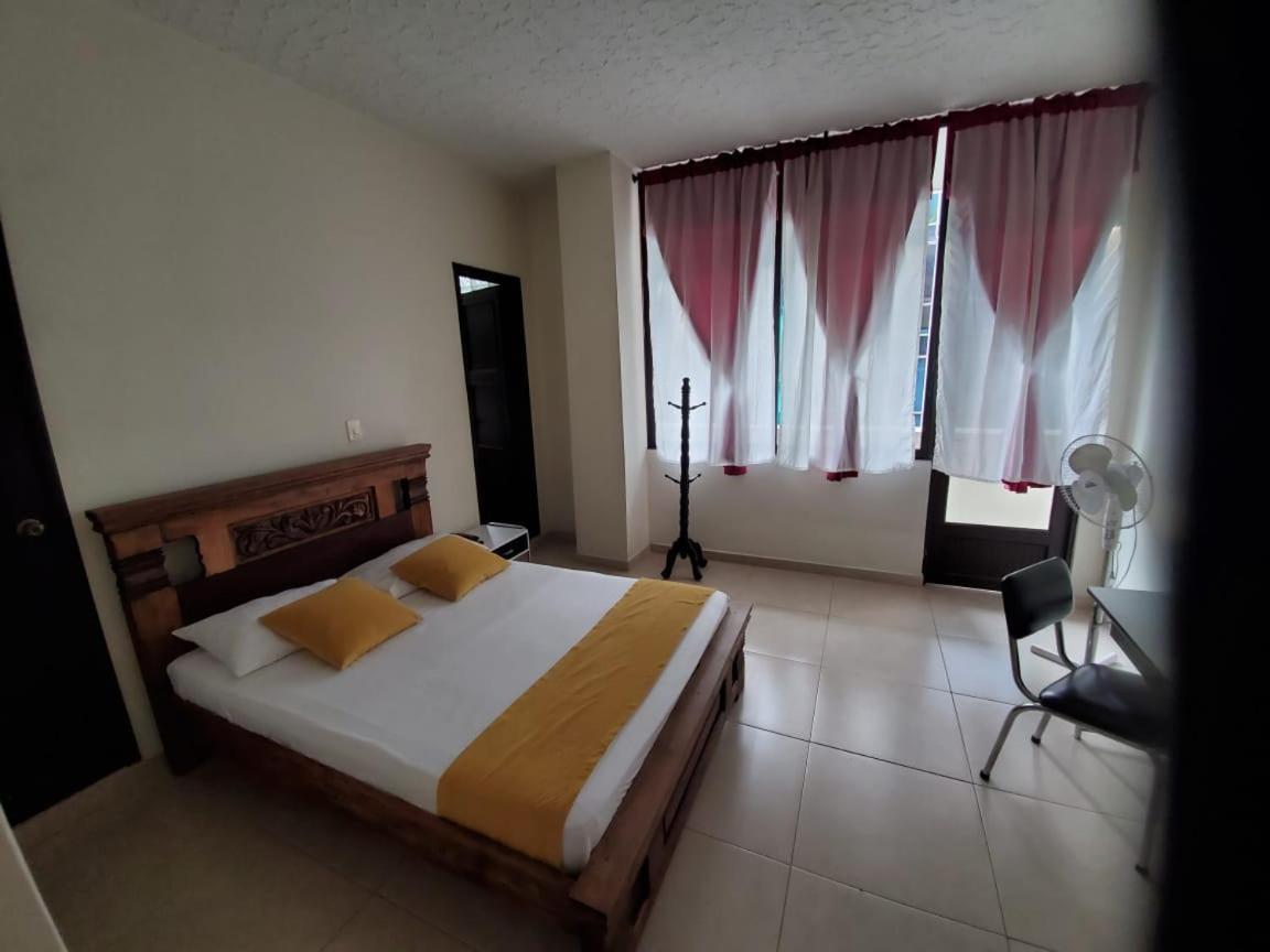Hotel Cataluna เปเรย์รา ภายนอก รูปภาพ