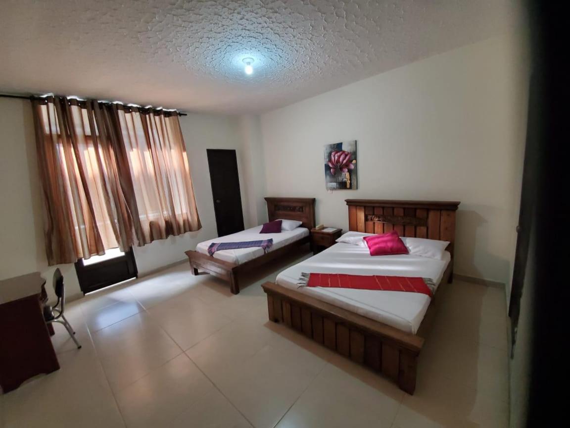 Hotel Cataluna เปเรย์รา ภายนอก รูปภาพ
