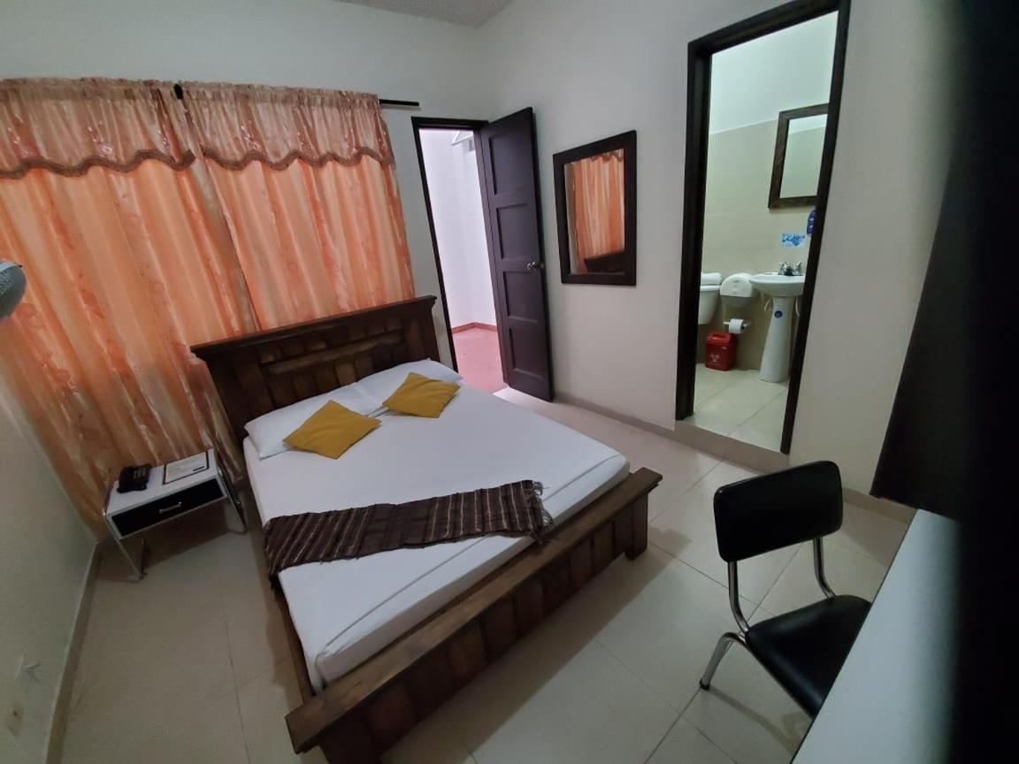 Hotel Cataluna เปเรย์รา ภายนอก รูปภาพ