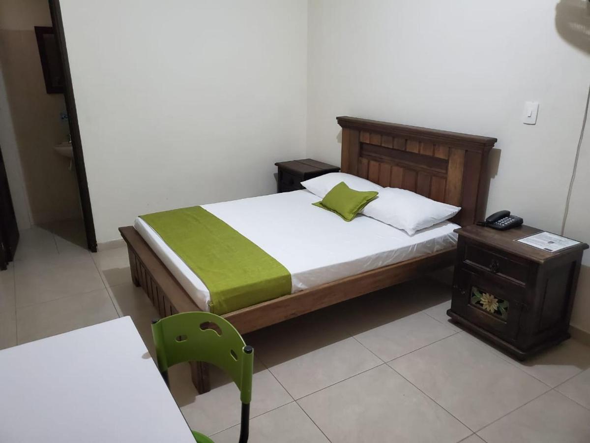 Hotel Cataluna เปเรย์รา ภายนอก รูปภาพ