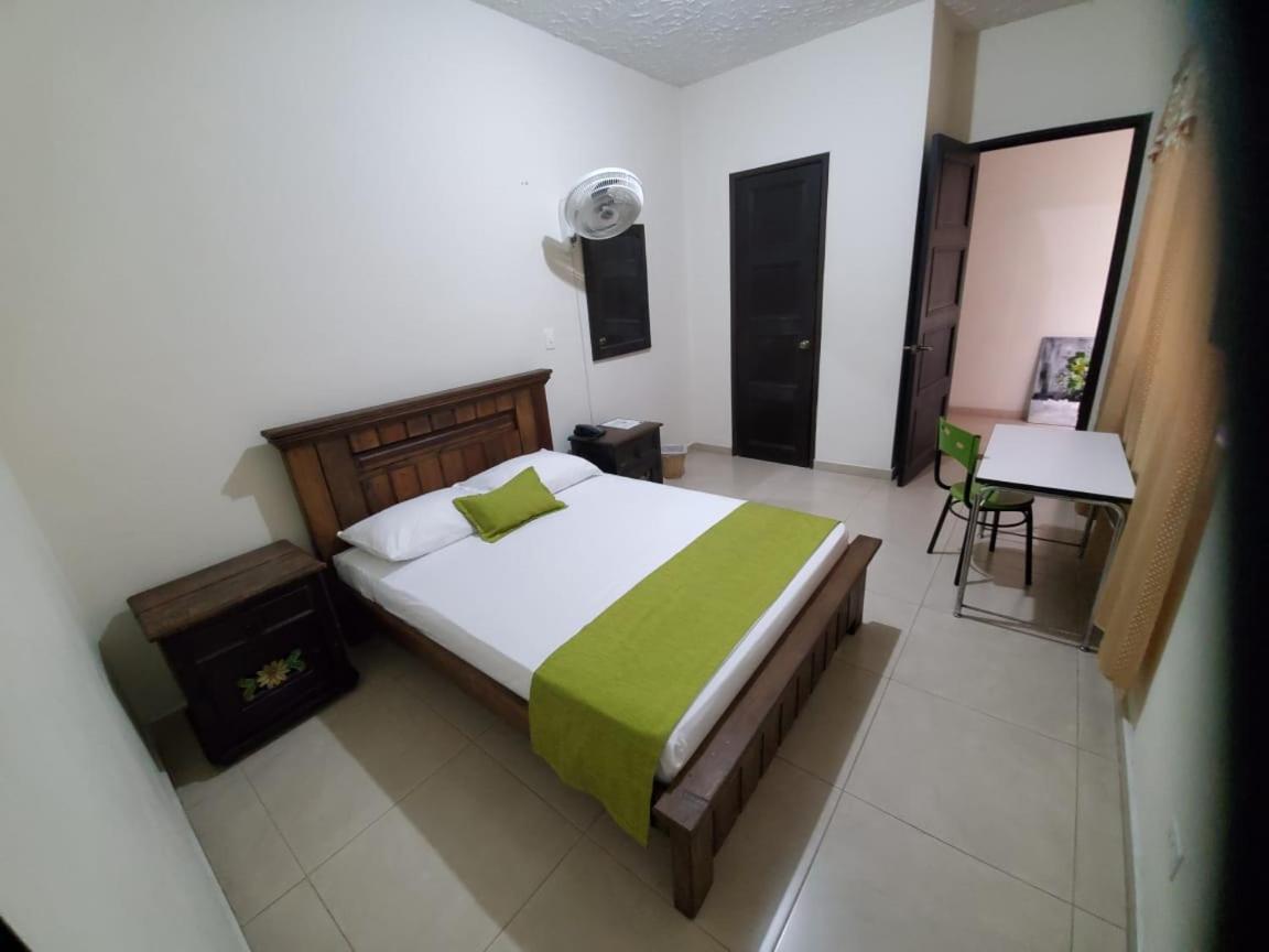 Hotel Cataluna เปเรย์รา ภายนอก รูปภาพ